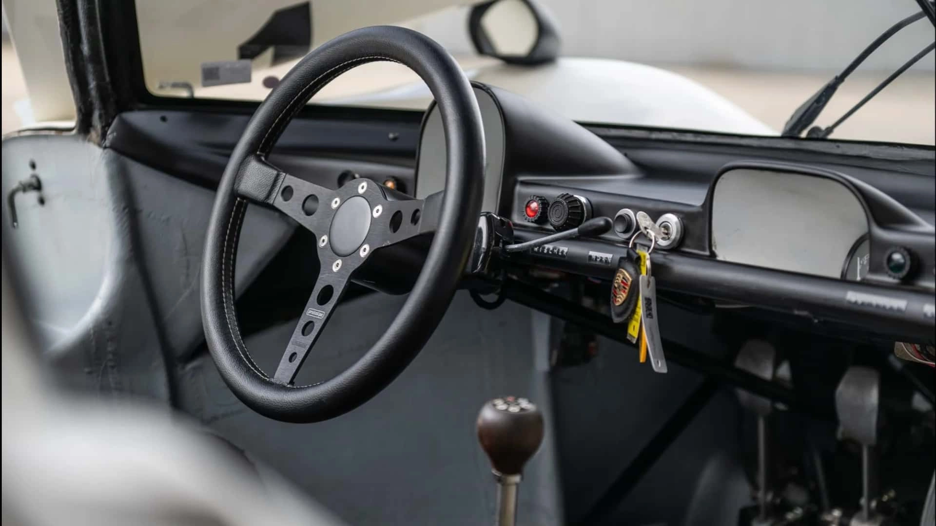 1967 porsche 910 for sale at auction (4)